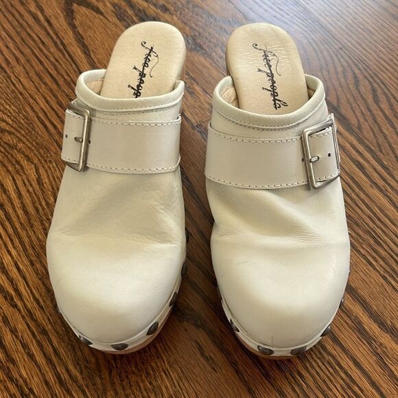 Free People Shoes Culver City Clog  Size 38 color: cloud (off white blue hue) - Picture 3 of 6